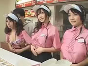 時間暫停 日本餐廳女服務員給M男各種性騷擾