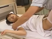 看護士葵惠美理為男病人提供性愛解決生理需要